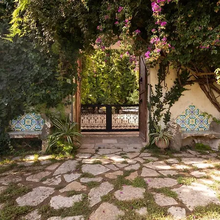 Tenuta Donna Vittoria - Bouganville * Trapani